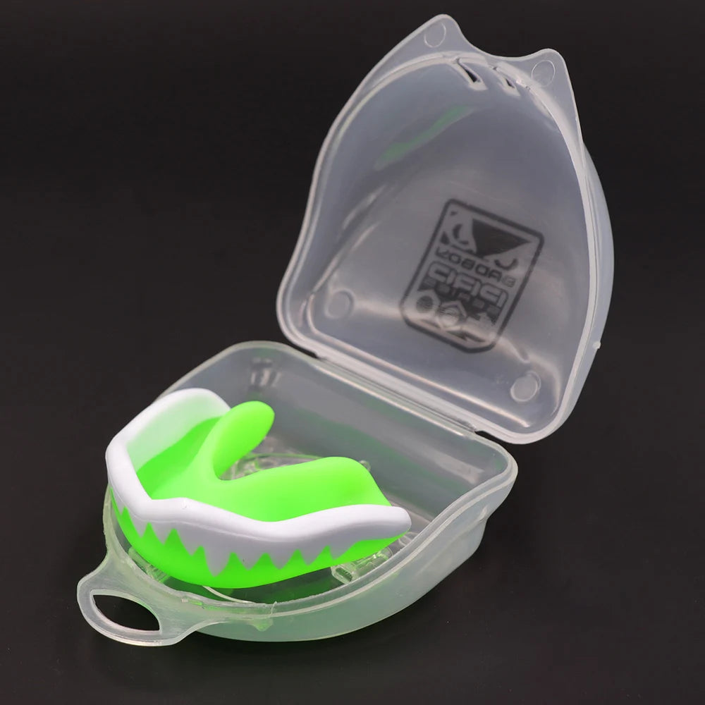 Boxing MMA Wrestling Mouth Guard, Football Rugby Sports Gum Shield, Slim Fit Design for Maximum Teeth Protection and Comfort