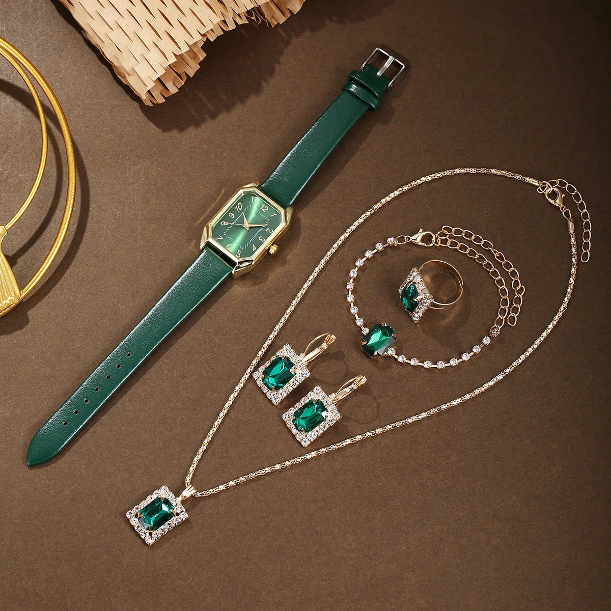 Fashionable Ladies Quartz Watch with Bracelet – Classic Square Design