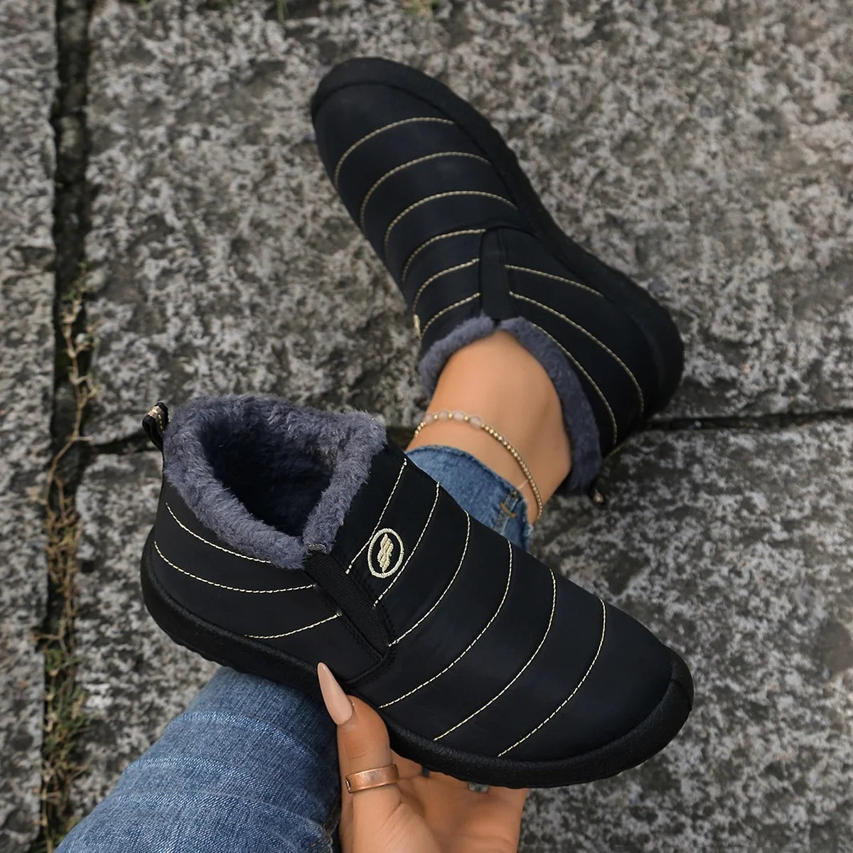 Women's boots Winter Boot with Comfortable Warm Fur Lined Ankle Booties Outdoor Slip On Waterproof Short Boots