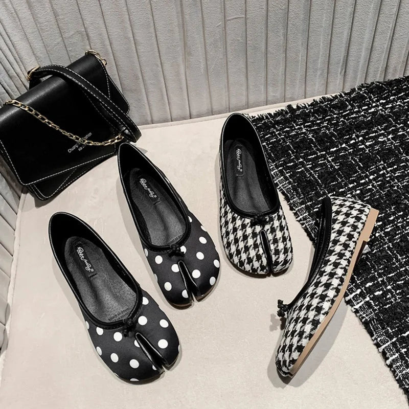 2025 Polka Dot Women Retro Flats Mocasines Ballerina Shoe Japanese Style Tabi Ninja Shoes Split Hoof Toe Boat Shoes Female shoes