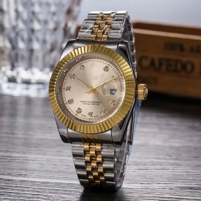 Luxury Quartz Watch for Men & Women – Gold / Silver Options