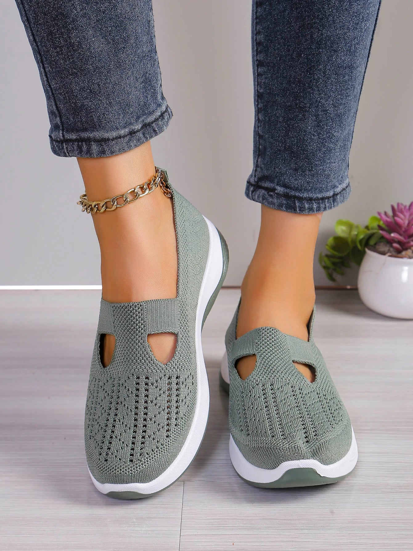 Women's shoes Solid Color Breathable Sneakers, casual sneaker women's summer sneakers, Low-top Knitted Casual Shoes Mom Shoes