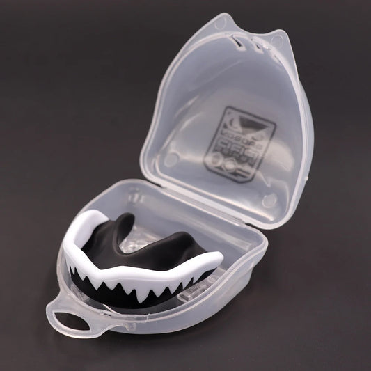 Boxing MMA Wrestling Mouth Guard, Football Rugby Sports Gum Shield, Slim Fit Design for Maximum Teeth Protection and Comfort