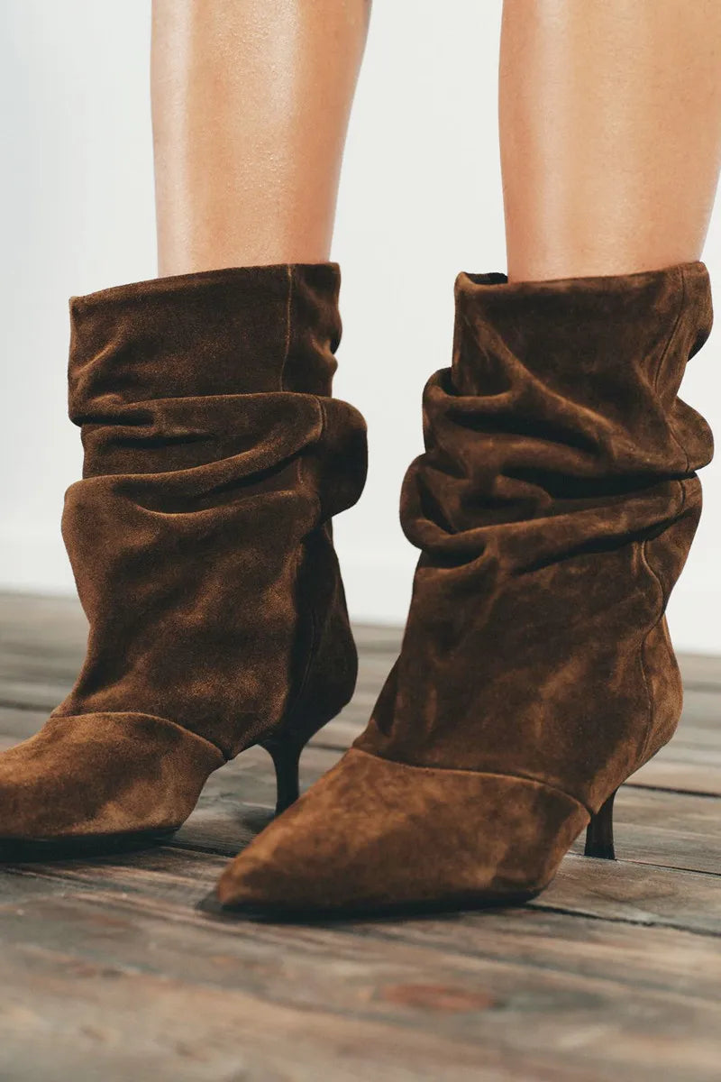 Suede Winter Women High Boots Pointed-Toe Pleated Short Boots Female Brown Retro Elegant Designer Ankle Boots Bottes Femmes