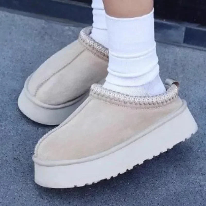 2025 New Winter Women's Short Plush Flats Snow Boots Warm Suede Thick-soled Shoes Women's Chelsea Boots Large Size Botas Mujer