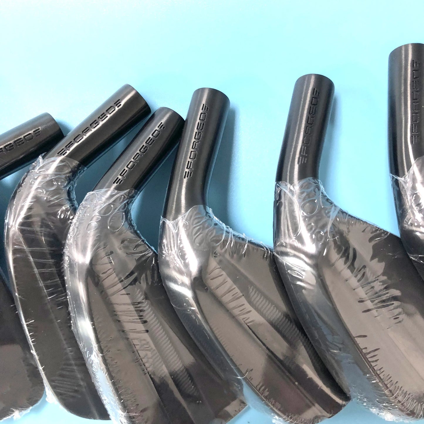 2025 Hot Selling New Golf irons Set Black Forged Irons 45 6789P 7pcs Golf Clubs Grip P790 Golf Club Iron Set 7pcs Head Cover