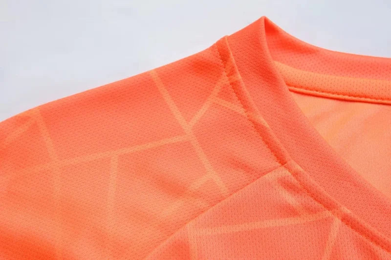 Men Kid 2024 Soccer Goalkeeper Uniform Protective Sponge Long Sleeve Football Training Goalkeeper Top Soccer Jersey Pants Custom