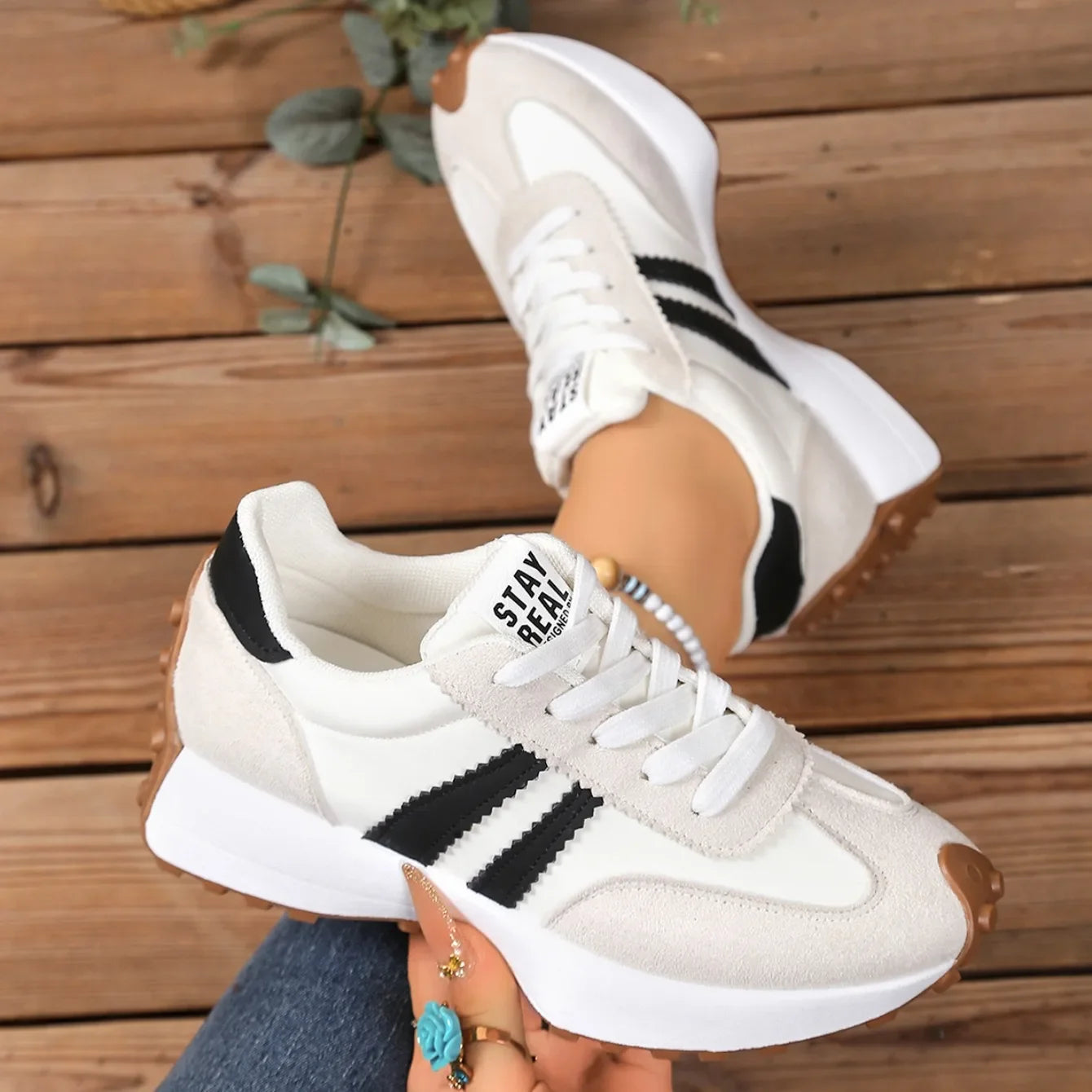 Spring Thick Bottom Women Sneakers 2025 Summer Casual Patchwork Leather Sneakers Women Outdoor Casual Comfortable Shoes Ladies