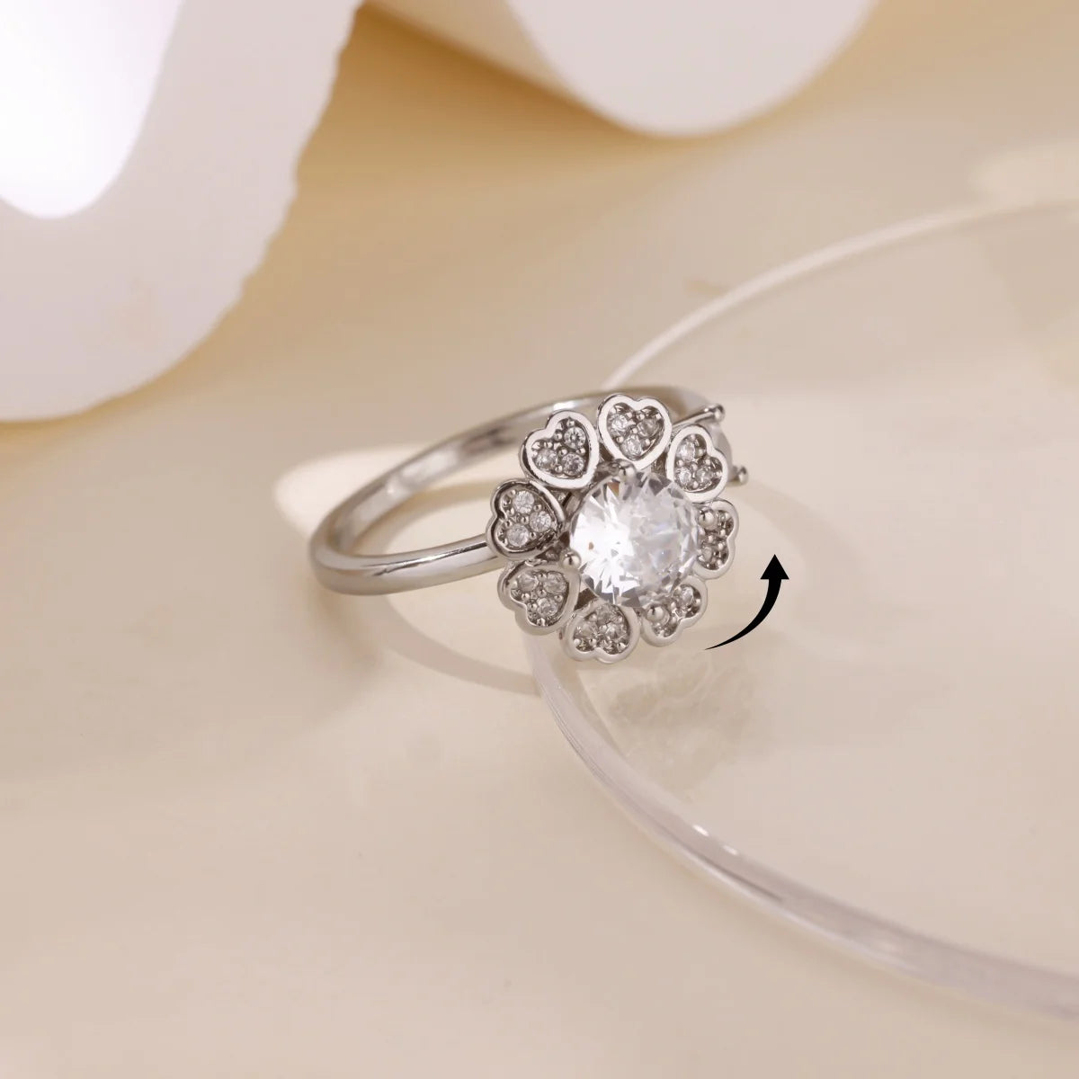 Luxury Four Clover Flower Ring – Fidget & Anti-Stress Design