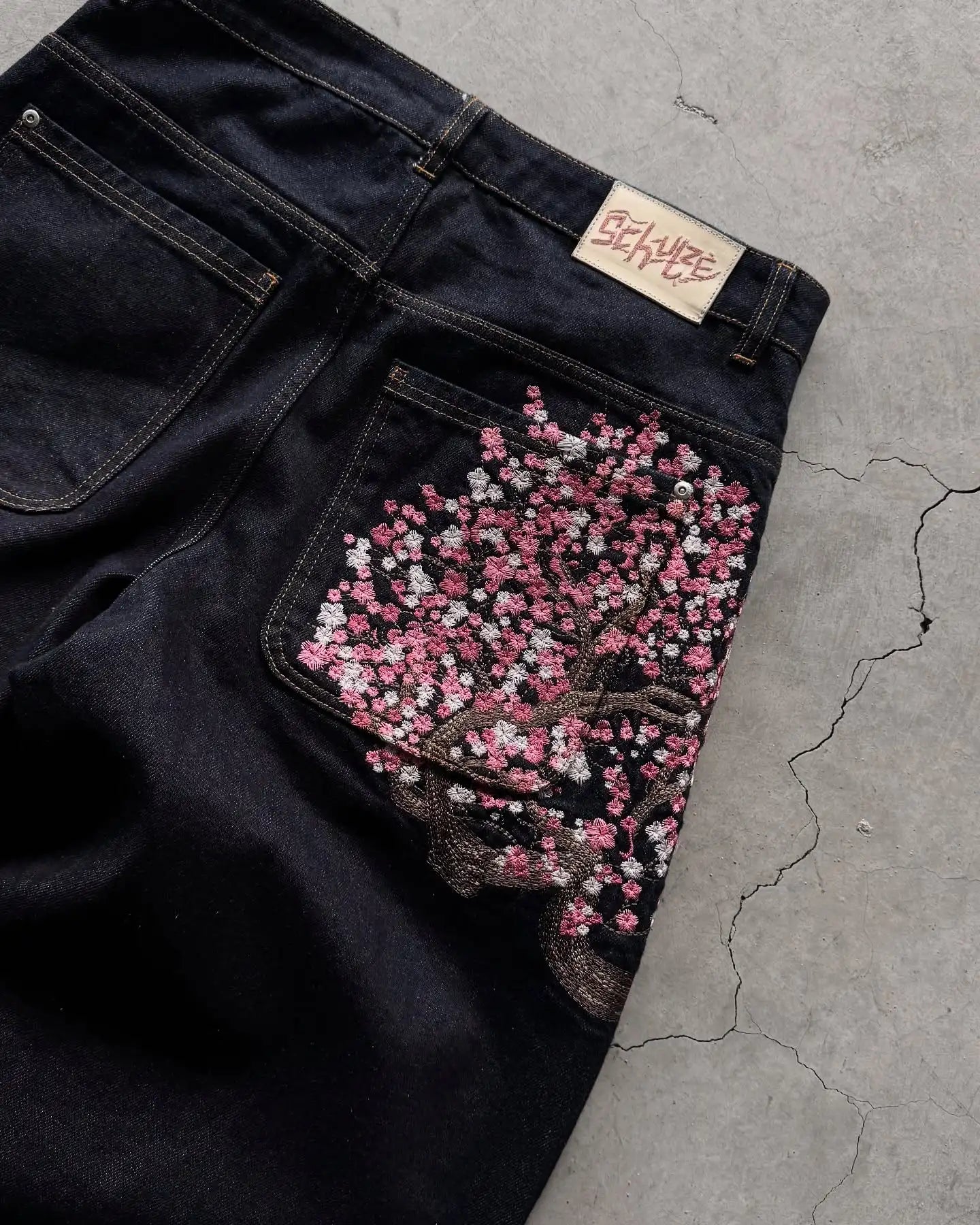 Men Women Cherry Blossom Knight All Embroidery Denim Pants Y2k Vintage Baggy Street Straight Jeans High Waisted Washed Blue Jean