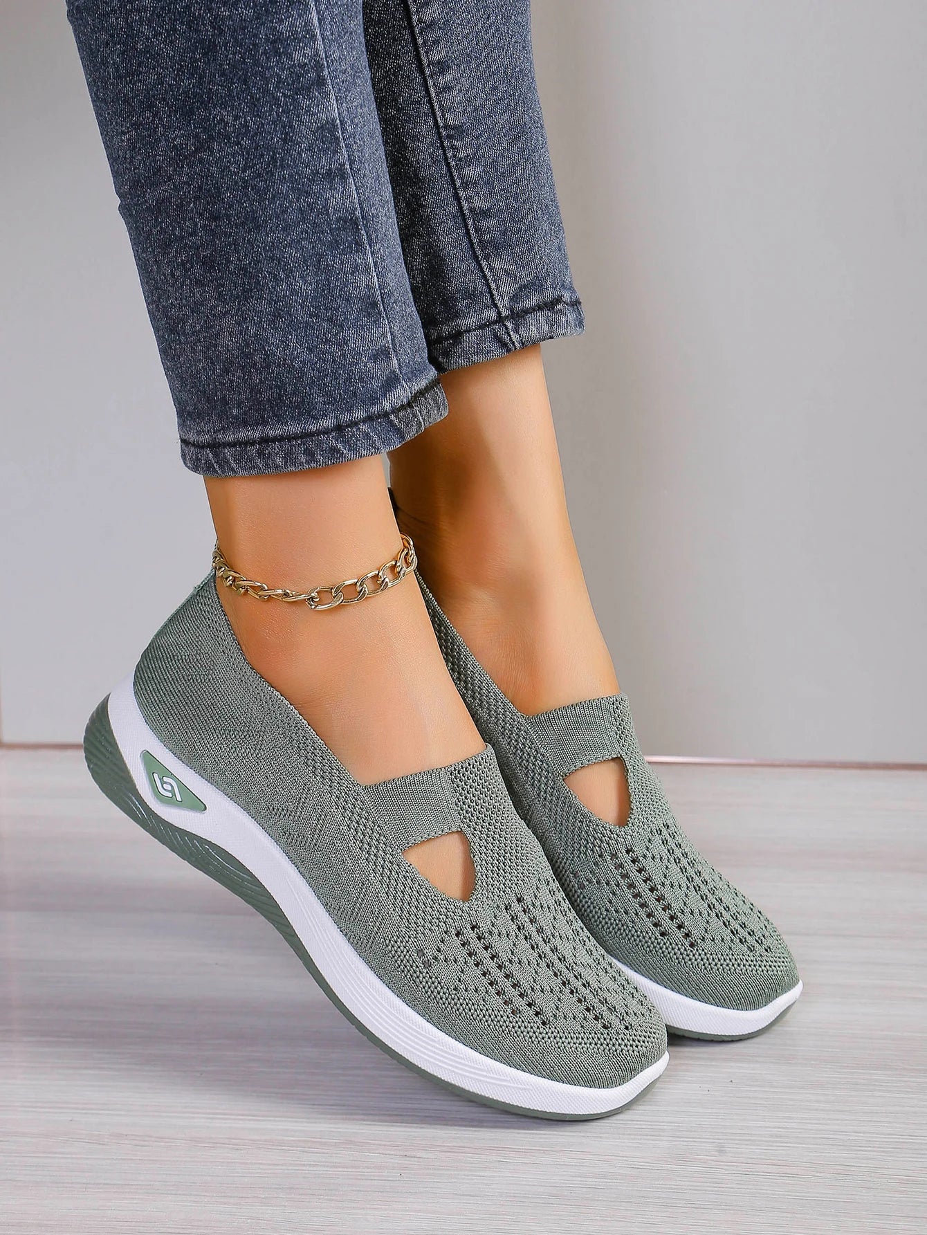 Women's shoes Solid Color Breathable Sneakers, casual sneaker women's summer sneakers, Low-top Knitted Casual Shoes Mom Shoes