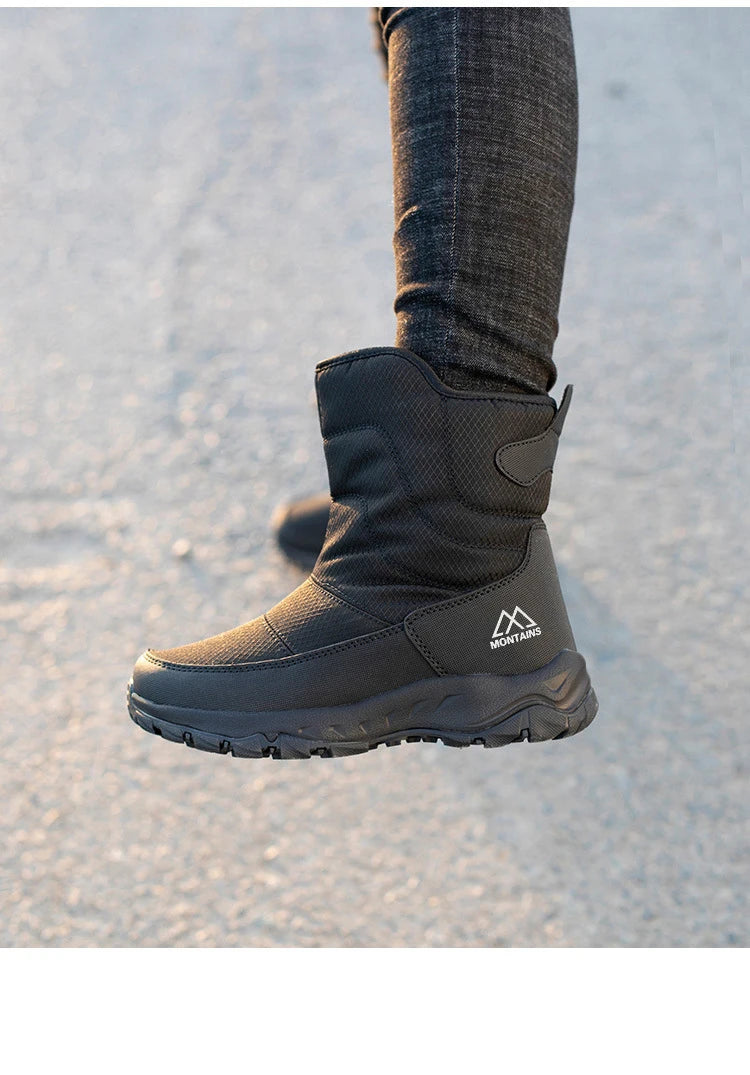 Winter New Thick Short Tube Cotton Boots Anti Slip Casual Men Snow Boots Plush Outdoor Hiking Shoes