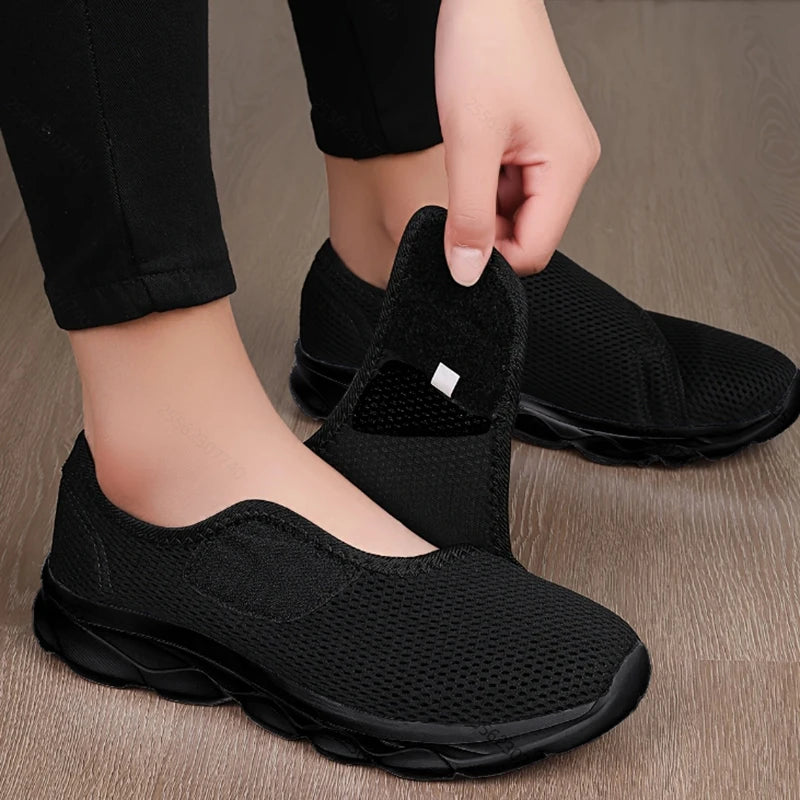 Unisex Wide Footed Shoes Women Casual Shoes Fashion Breathable Walking Mesh Flat Shoes for Men Sneakers Black Female Footwear