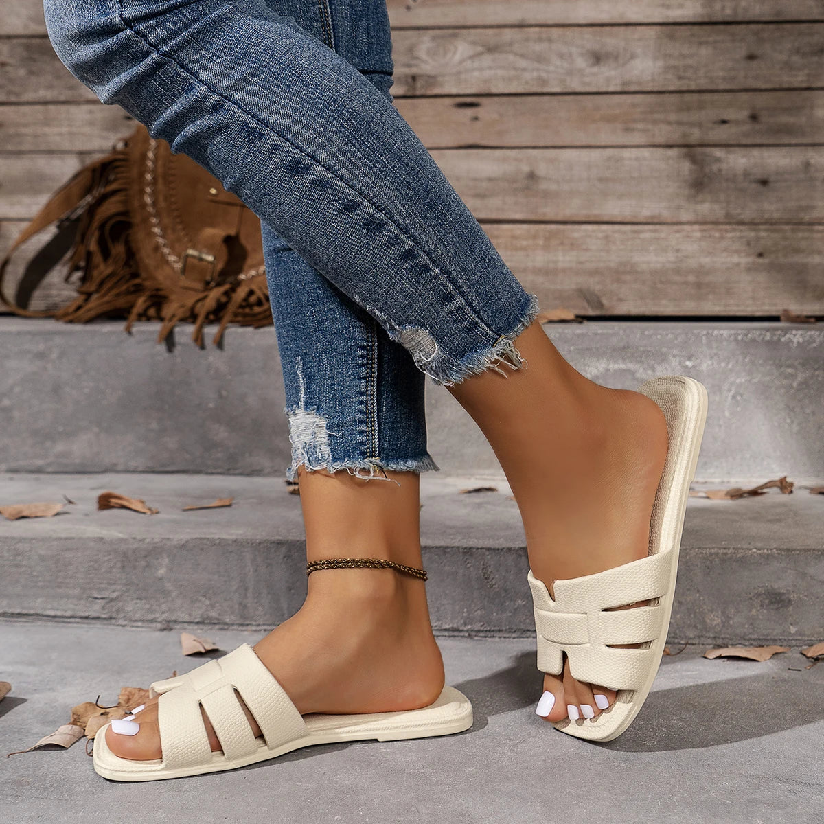 Women's Summer Fashion Lightweight Breathable Comfortable Open Toe Flat Sandals Suitable for Beach Pool Bathroom Slippers