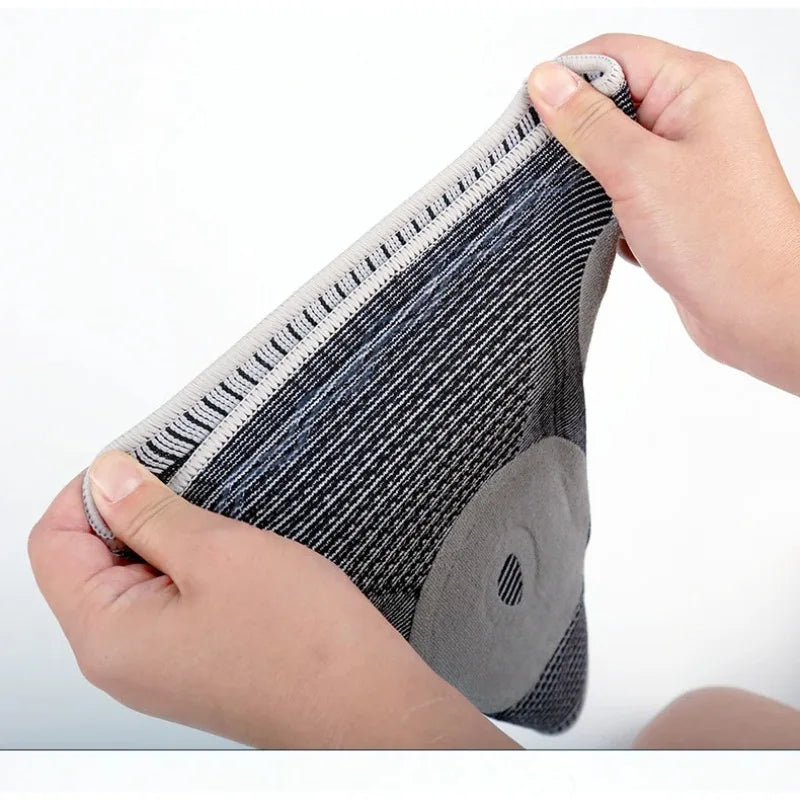 Men's Knitted Knee Pads for Outdoor Sports Basketball Fitness Running - Summer Lightweight Silicone Knee Support