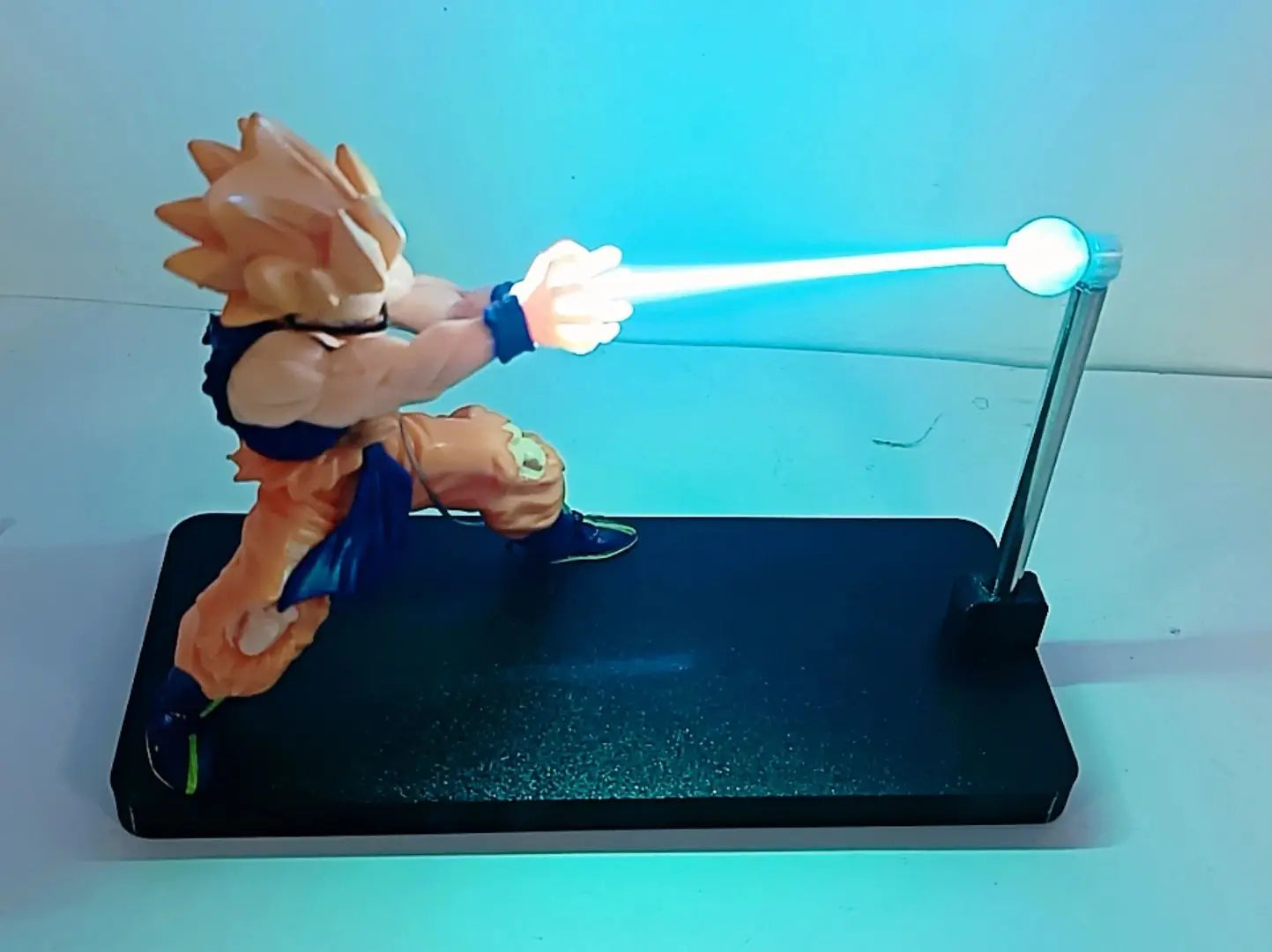In Stock Dragon Ball Son Goku Light Lamp Model Kakarotto Kamehameha Wave Magnetic Ornament Anime Action Figure Collectible Gift