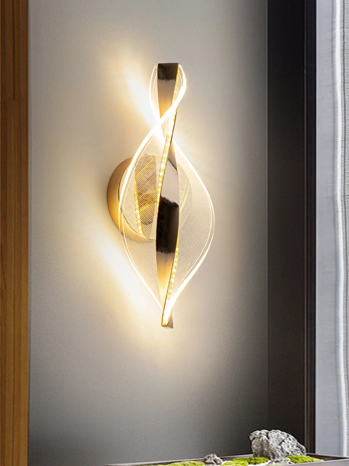 Modern Gold/Black Acrylic LED Wall Light – Bedroom and Living Room Decor
