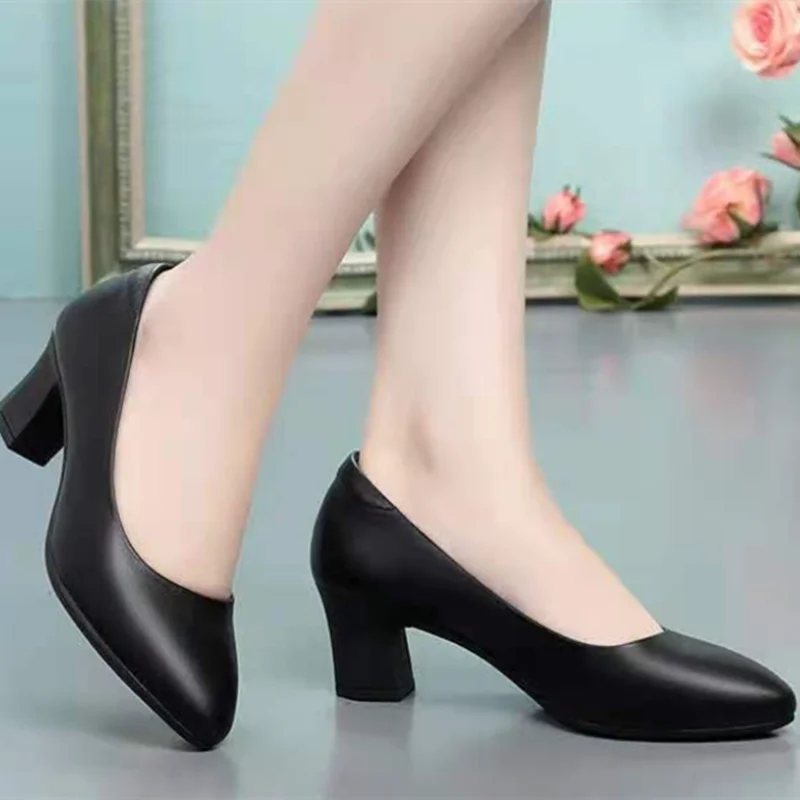 Plus Size Women's Black PU Leather Slip-On Pumps, Round Toe, Square Heel