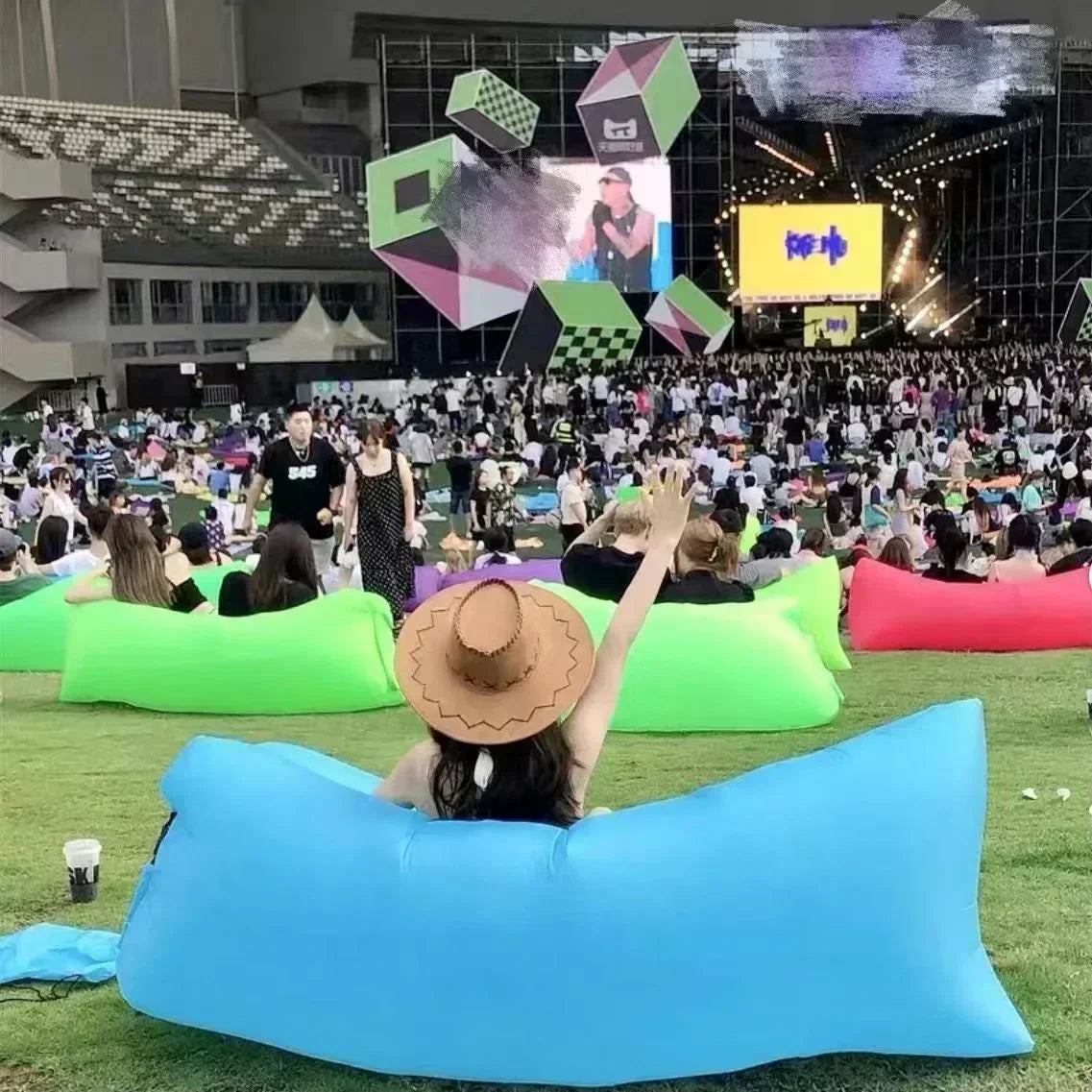 Portable Inflatable Sofa Outdoor, Air Lounger Chair for Camping Beach, Lightweight Blow Up Sun Bed Bean Bag, Banana Shape