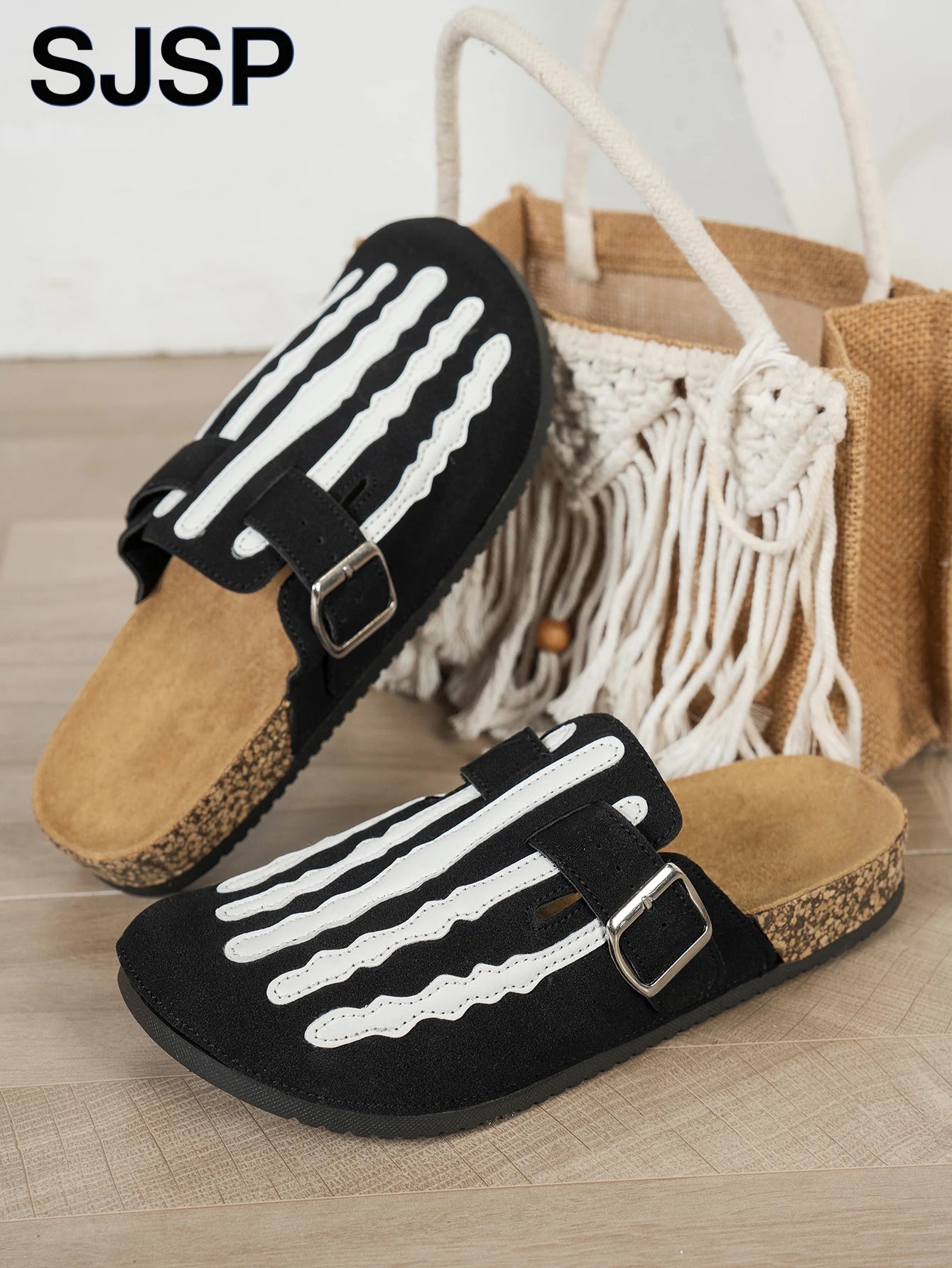 Women's New Half-Slip Halloween Trendy Skeleton Print Slip-On Design Sandals, Closed-Toe Low-Top Buckle Strap Casual Slippers, Suitable for Indoor and Outdoor Wear, Spring, Summer, and Autumn, Unique Street Style Simple Desig