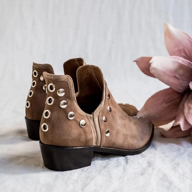 Women's Ankle Boots Autumn New Versatile Pointed Rivet Personalized Short Boots for Women Plus Size43