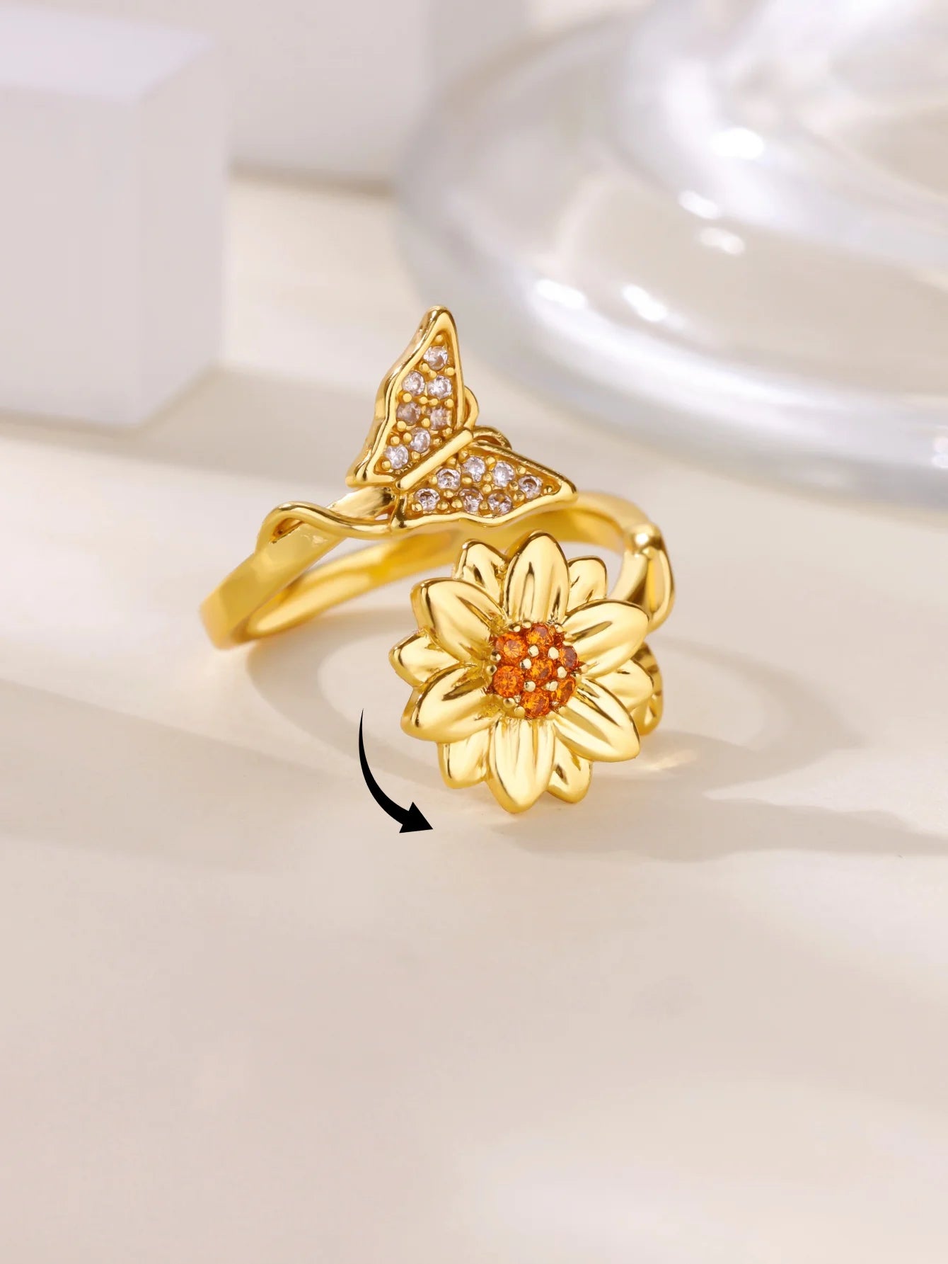 Luxury Four Clover Flower Ring – Fidget & Anti-Stress Design