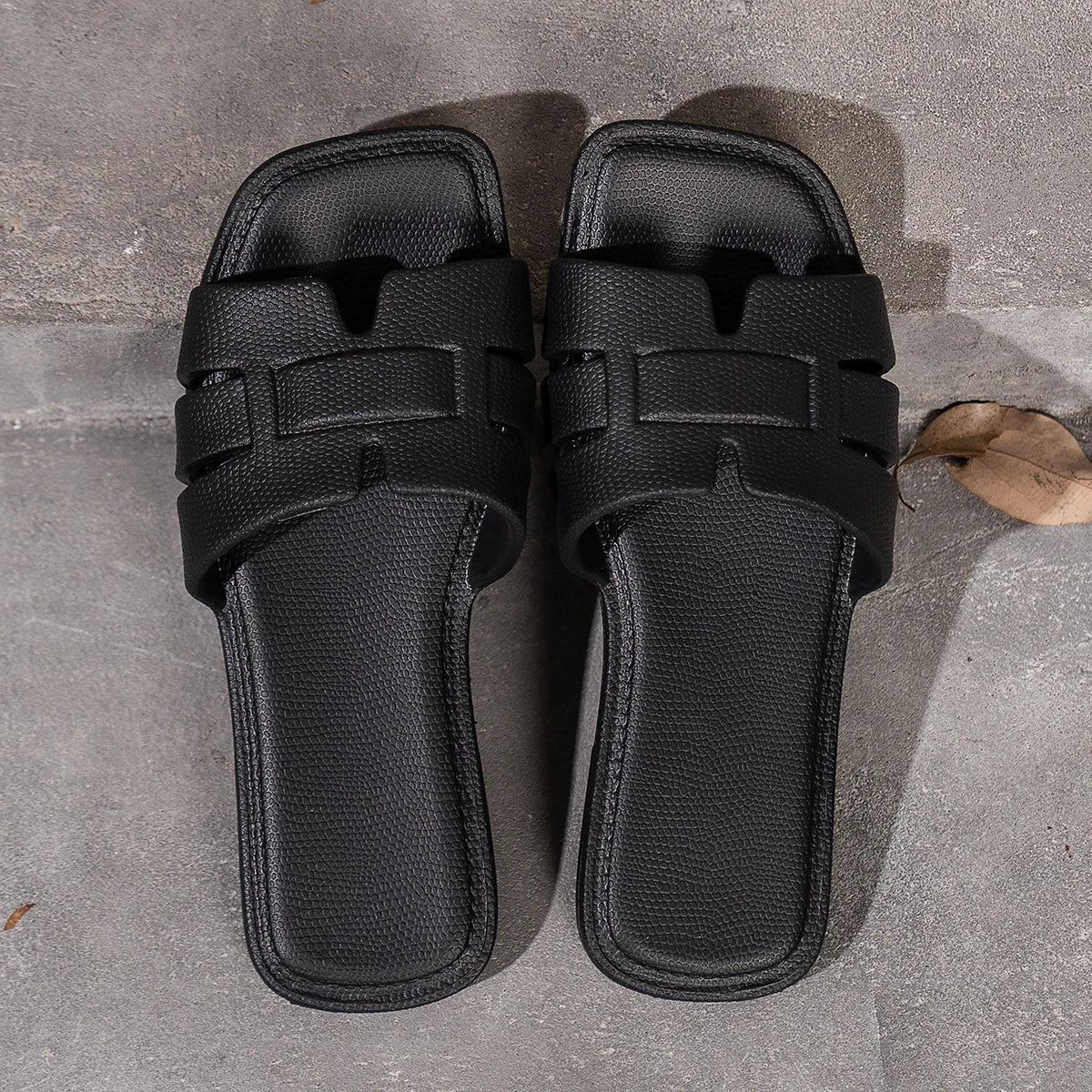 Women's Summer Fashion Lightweight Breathable Comfortable Open Toe Flat Sandals Suitable for Beach Pool Bathroom Slippers