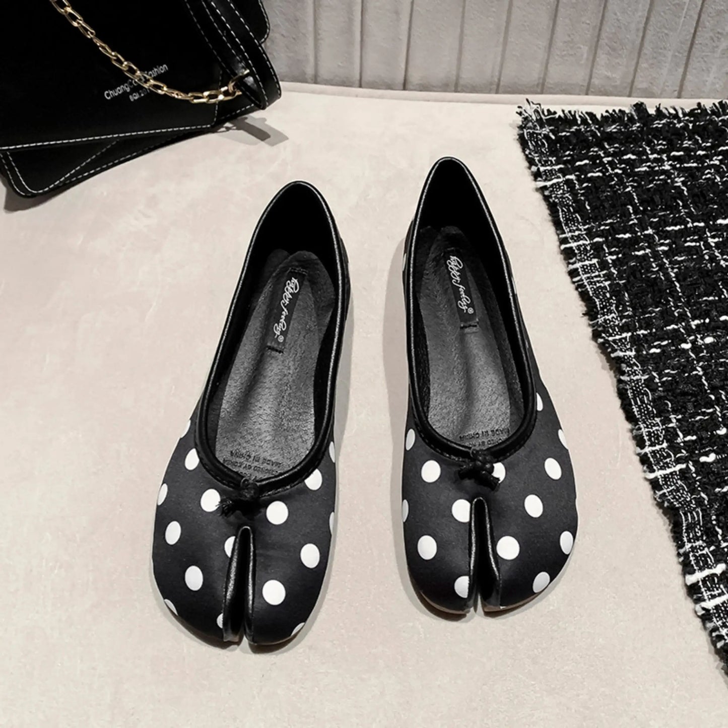 2025 Polka Dot Women Retro Flats Mocasines Ballerina Shoe Japanese Style Tabi Ninja Shoes Split Hoof Toe Boat Shoes Female shoes