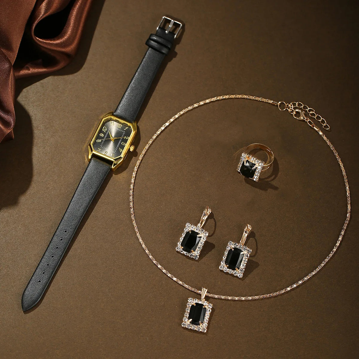 Fashionable Ladies Quartz Watch with Bracelet – Classic Square Design