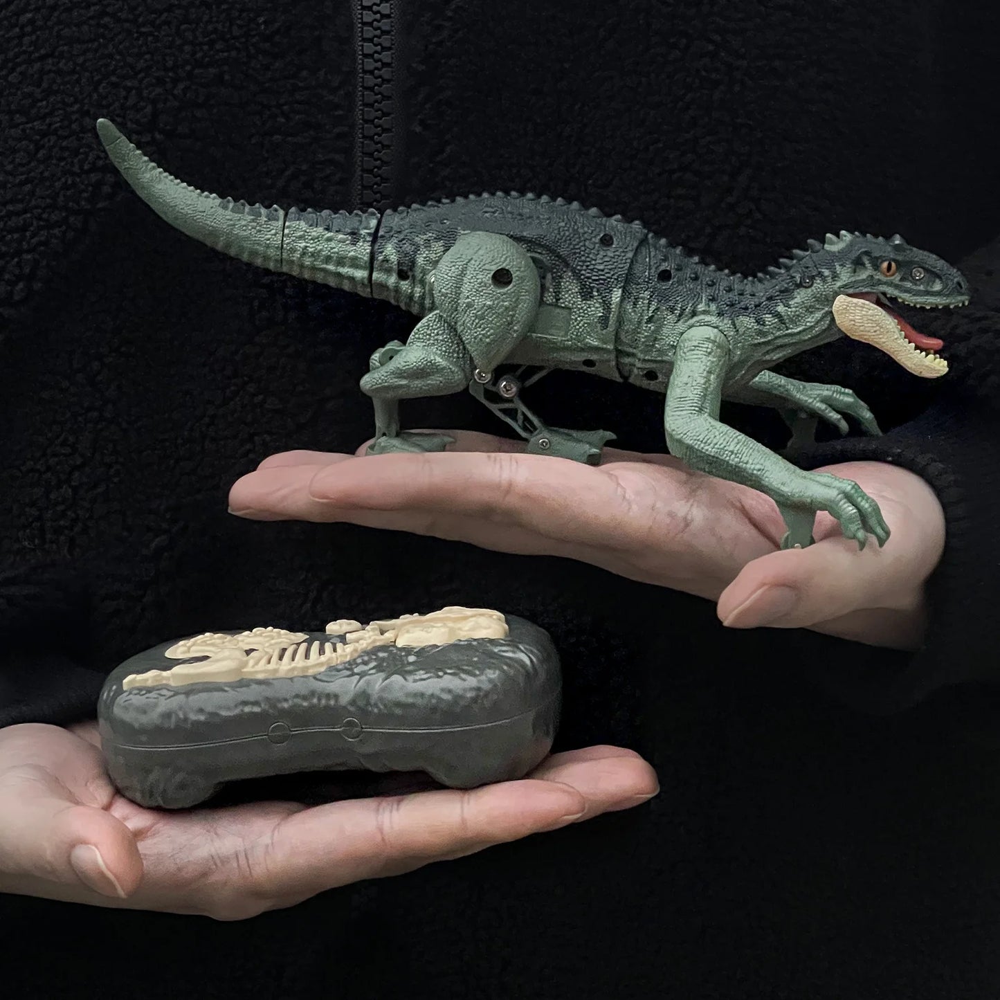 Sinovan Remote Control Dinosaur Toys for Kids, 2.4GHz Robot Walking Dinosaur Toys, Simulation Velociraptor, Gifts for Boys 3-5