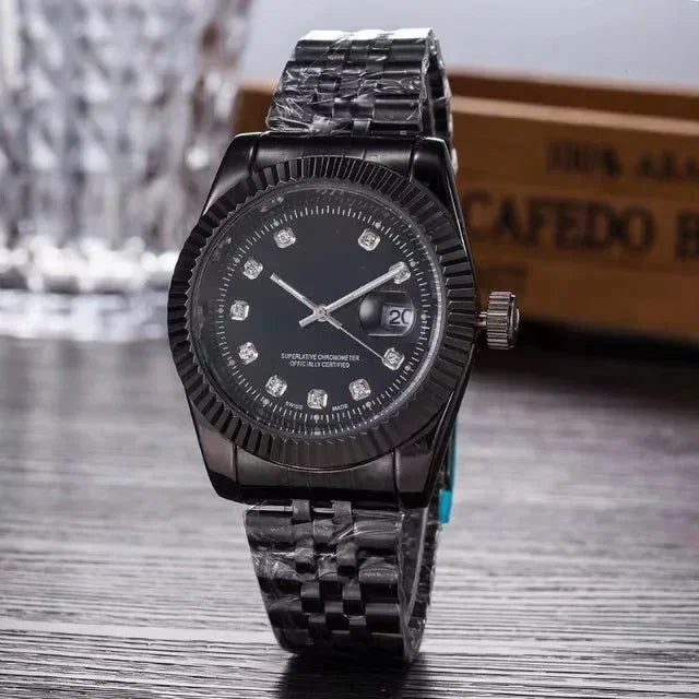 Luxury Quartz Watch for Men & Women – Gold / Silver Options