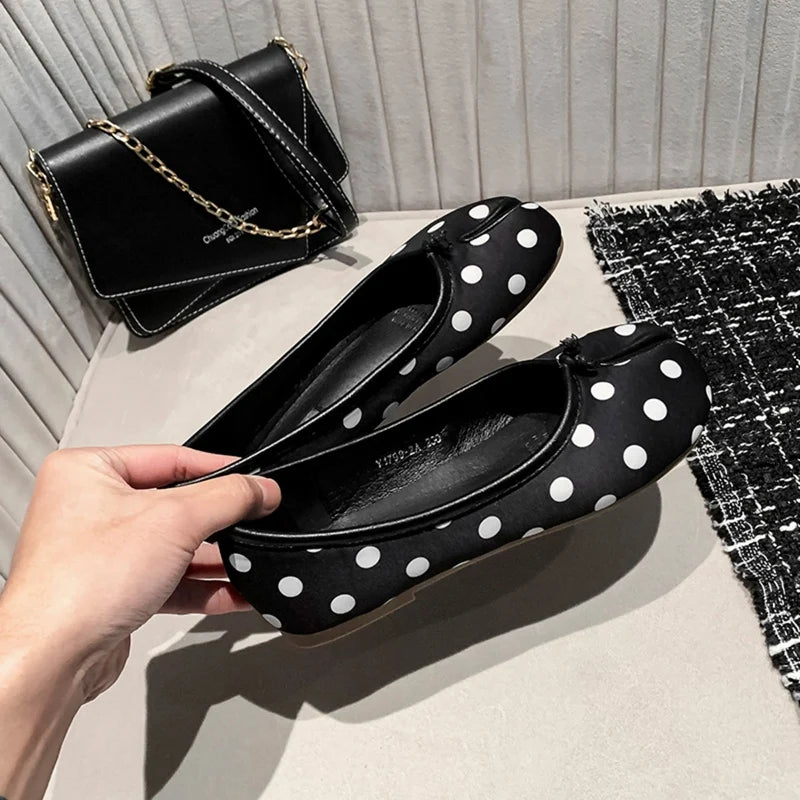 2025 Polka Dot Women Retro Flats Mocasines Ballerina Shoe Japanese Style Tabi Ninja Shoes Split Hoof Toe Boat Shoes Female shoes