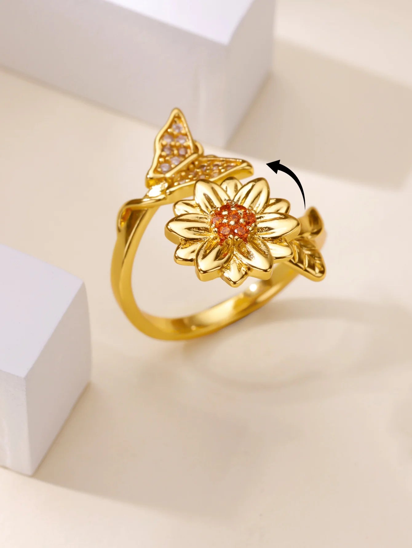 Luxury Four Clover Flower Ring – Fidget & Anti-Stress Design