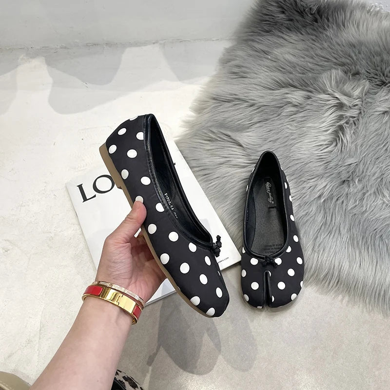 2025 Polka Dot Women Retro Flats Mocasines Ballerina Shoe Japanese Style Tabi Ninja Shoes Split Hoof Toe Boat Shoes Female shoes