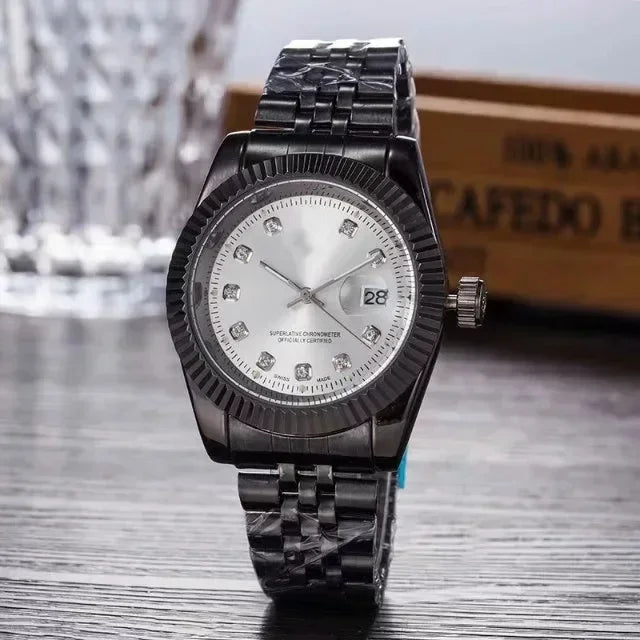 Luxury Quartz Watch for Men & Women – Gold / Silver Options