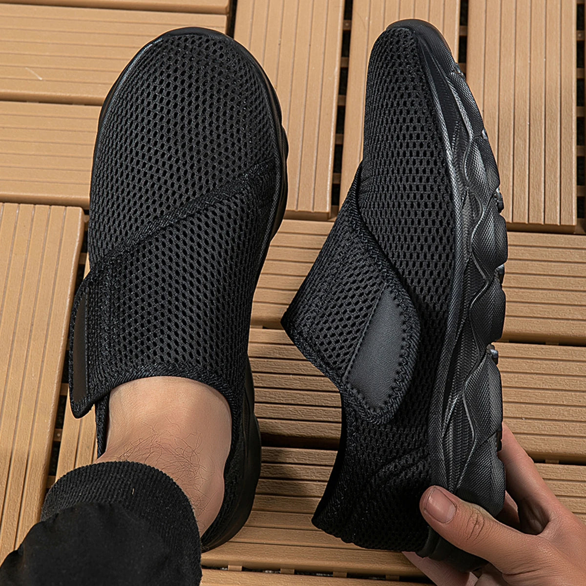 Unisex Wide Footed Shoes Women Casual Shoes Fashion Breathable Walking Mesh Flat Shoes for Men Sneakers Black Female Footwear