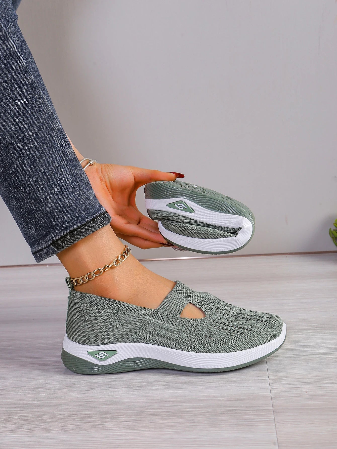 Women's shoes Solid Color Breathable Sneakers, casual sneaker women's summer sneakers, Low-top Knitted Casual Shoes Mom Shoes