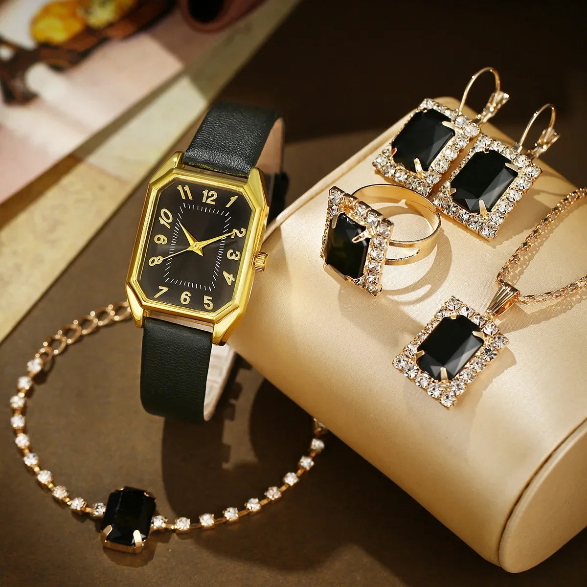 Fashionable Ladies Quartz Watch with Bracelet – Classic Square Design
