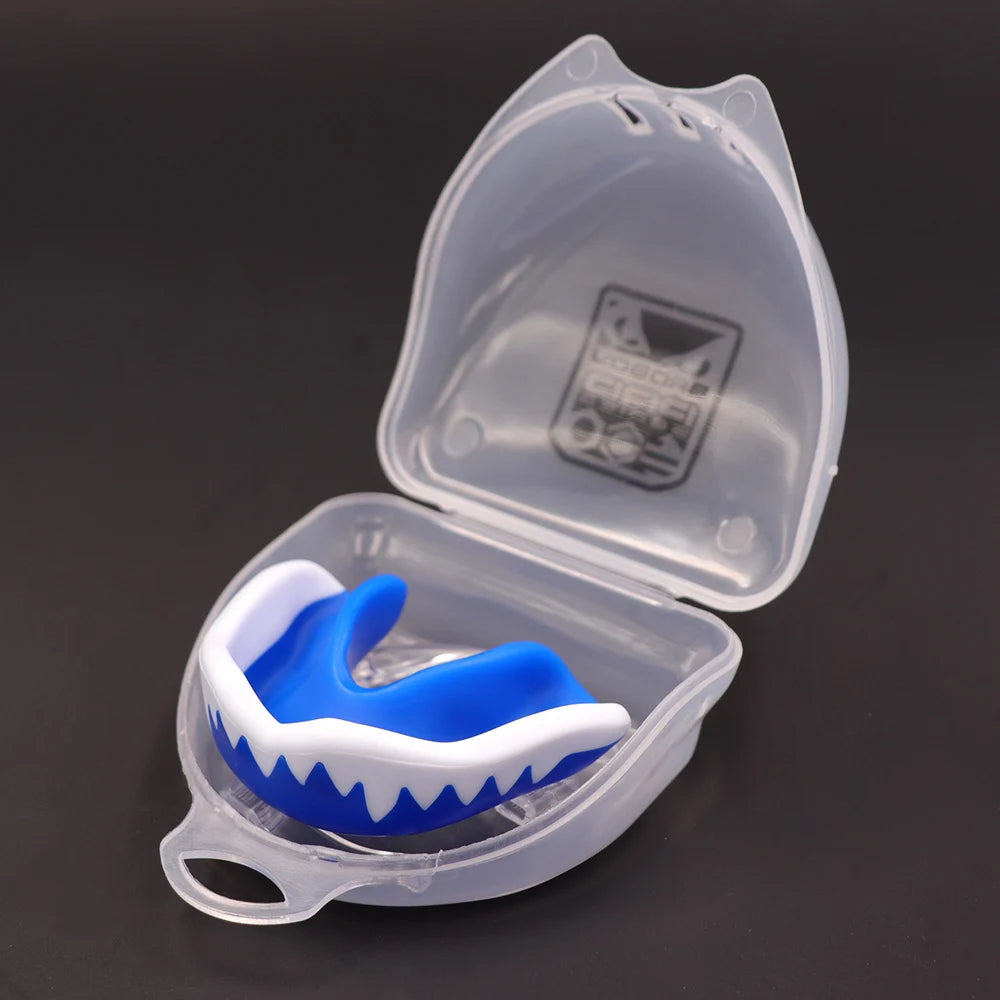 Boxing MMA Wrestling Mouth Guard, Football Rugby Sports Gum Shield, Slim Fit Design for Maximum Teeth Protection and Comfort