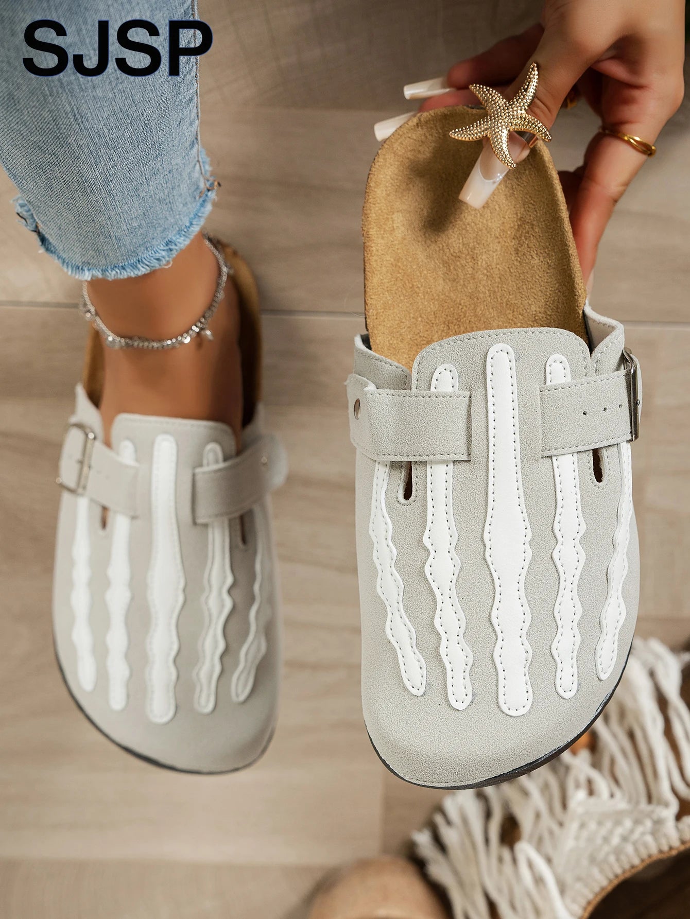 Women's New Half-Slip Halloween Trendy Skeleton Print Slip-On Design Sandals, Closed-Toe Low-Top Buckle Strap Casual Slippers, Suitable for Indoor and Outdoor Wear, Spring, Summer, and Autumn, Unique Street Style Simple Desig