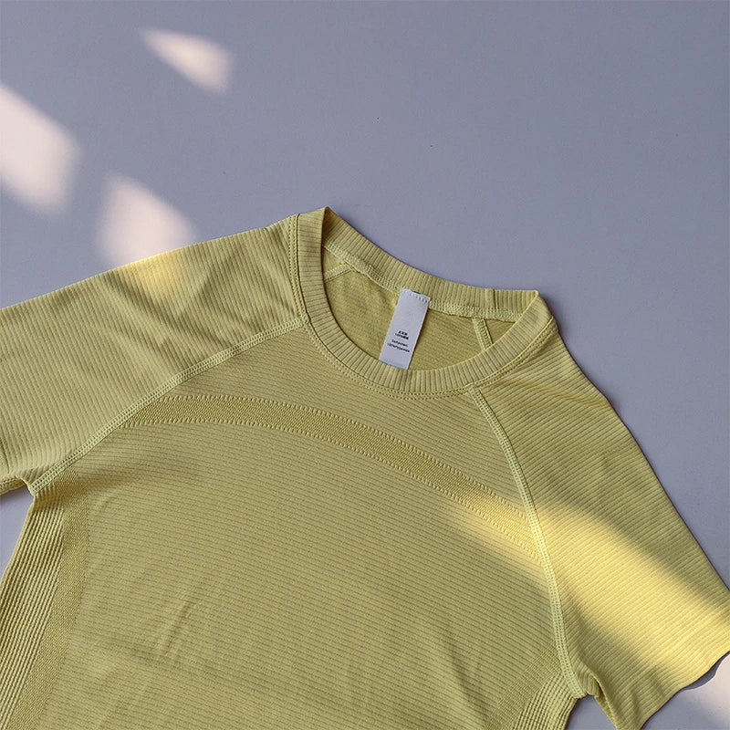 Sports Tops Quick-drying Ladies Fitness Running Yoga Short-sleeved Moisture-wicking Elastic Breathable Yoga Suit T-shirt