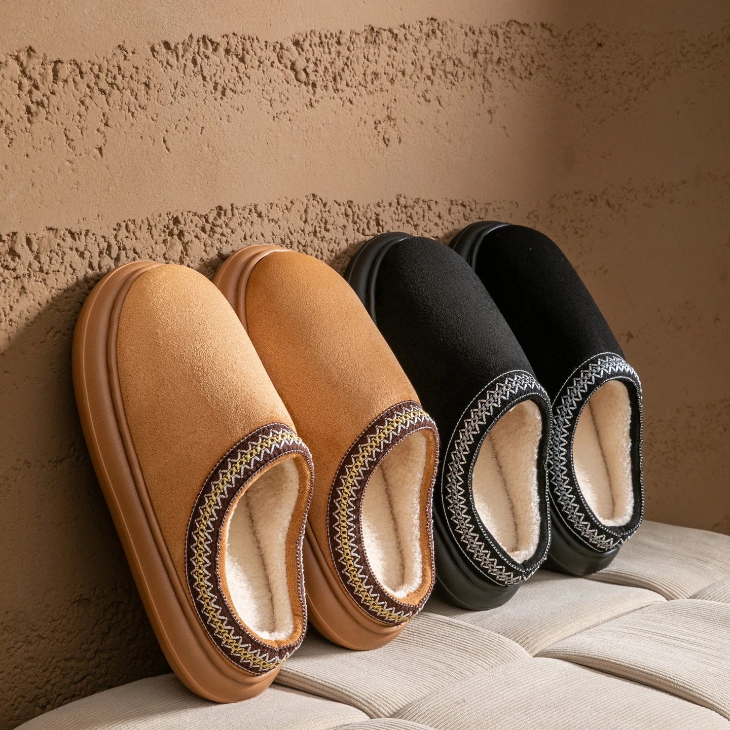 Men's Plush Slippers Indoor House Shoes With EVA Sole And Flannel Lining