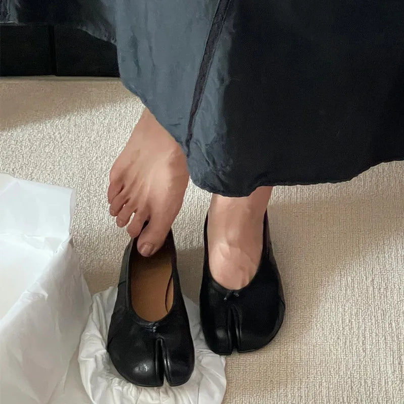 Fashion Soft Leather Split Toe Women Tabi Ballet Flats Spring Autumn Comfortable Walking Lazy Loafers Casual Girls Dance Shoes