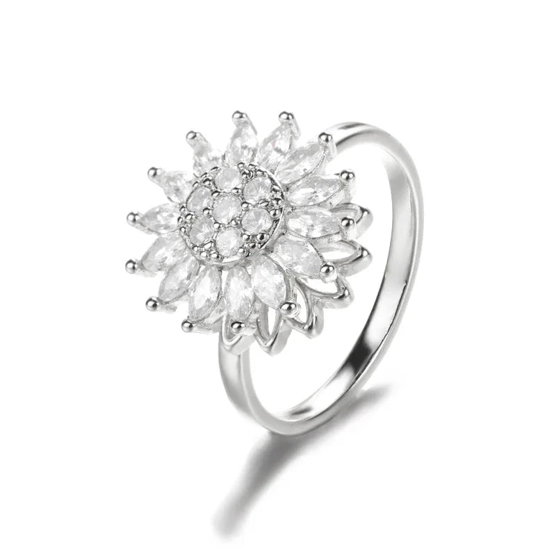 Luxury Four Clover Flower Ring – Fidget & Anti-Stress Design