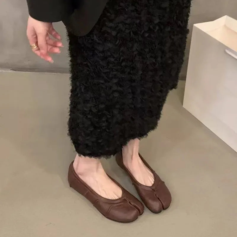Fashion Soft Leather Split Toe Women Tabi Ballet Flats Spring Autumn Comfortable Walking Lazy Loafers Casual Girls Dance Shoes