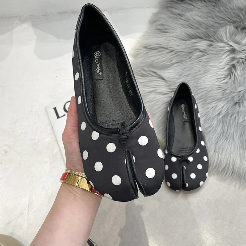 2025 Polka Dot Women Retro Flats Mocasines Ballerina Shoe Japanese Style Tabi Ninja Shoes Split Hoof Toe Boat Shoes Female shoes