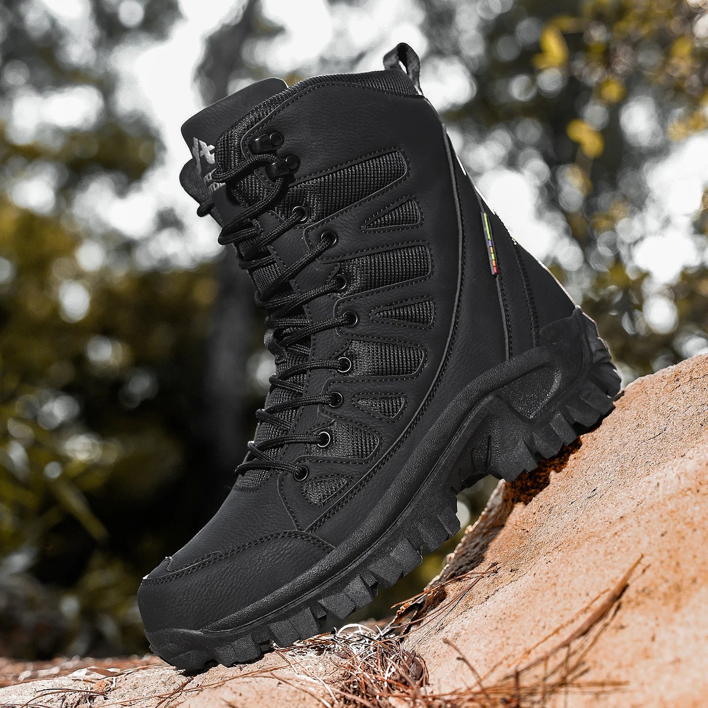High-Top Leather Men's Boots Breathable Desert Combat Boots Outdoor Non-slip Hiking Boots Men Motorcycle Boots Work Ankle Boots
